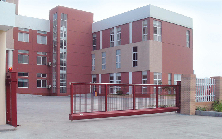 學校懸（xuán）浮門