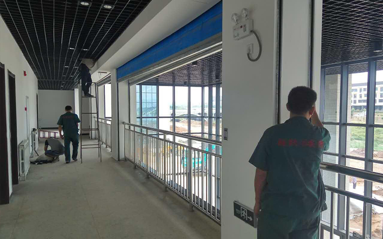 8月（yuè）25日師範學院防火卷簾調試作業動態圖