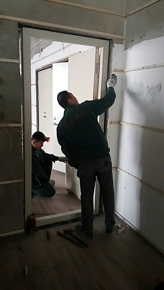 11月16日太原（yuán）市動物園停車（chē）場防火門整改施工作業（yè）圖片