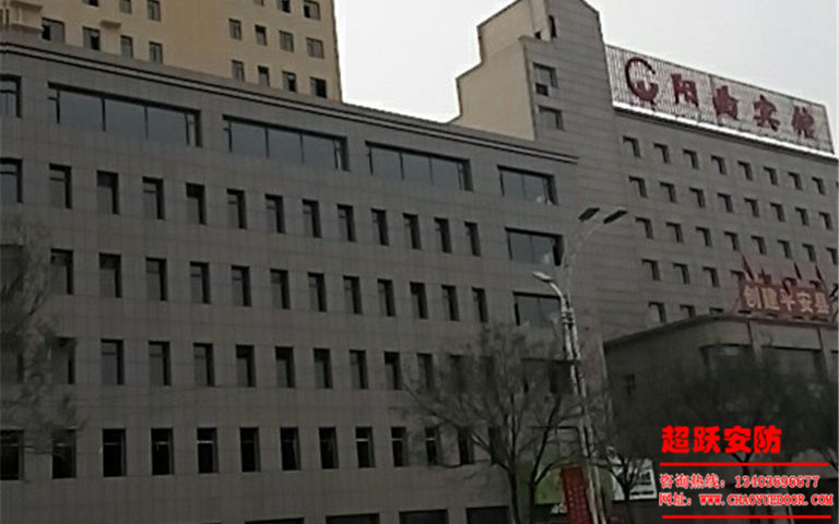 2017年11月9日陽曲縣萬辰小區安裝防火門施工作業（yè）圖片