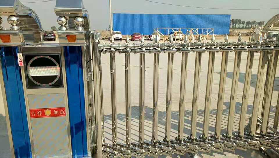 2018年10月平遙康華紙業有限公司伸縮門工（gōng）地案例